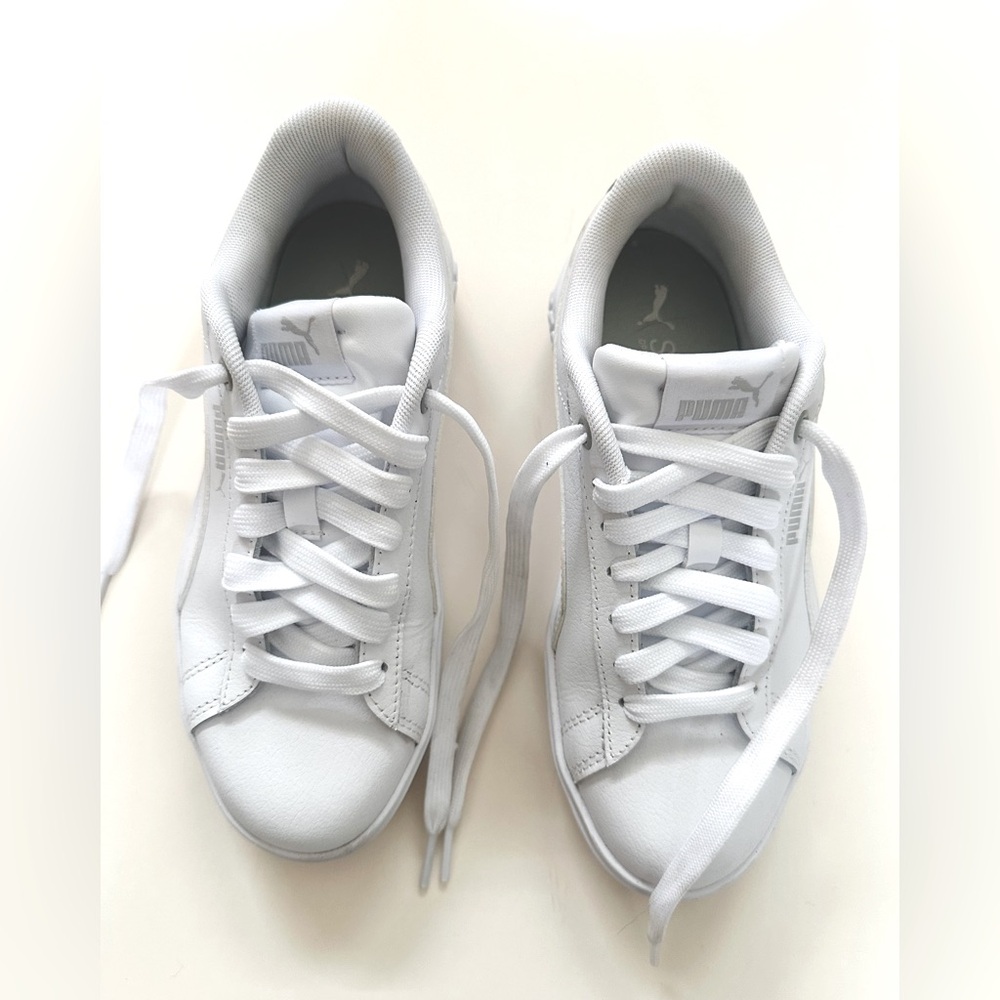 Puma Smash Platform - Women’s size 6